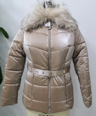 Veste d'hiver pour femme avec col en fausse fourrure de raton laveur et fausse fermeture éclair sur le devant